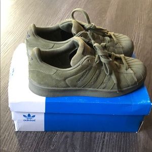 Army suede Adidas